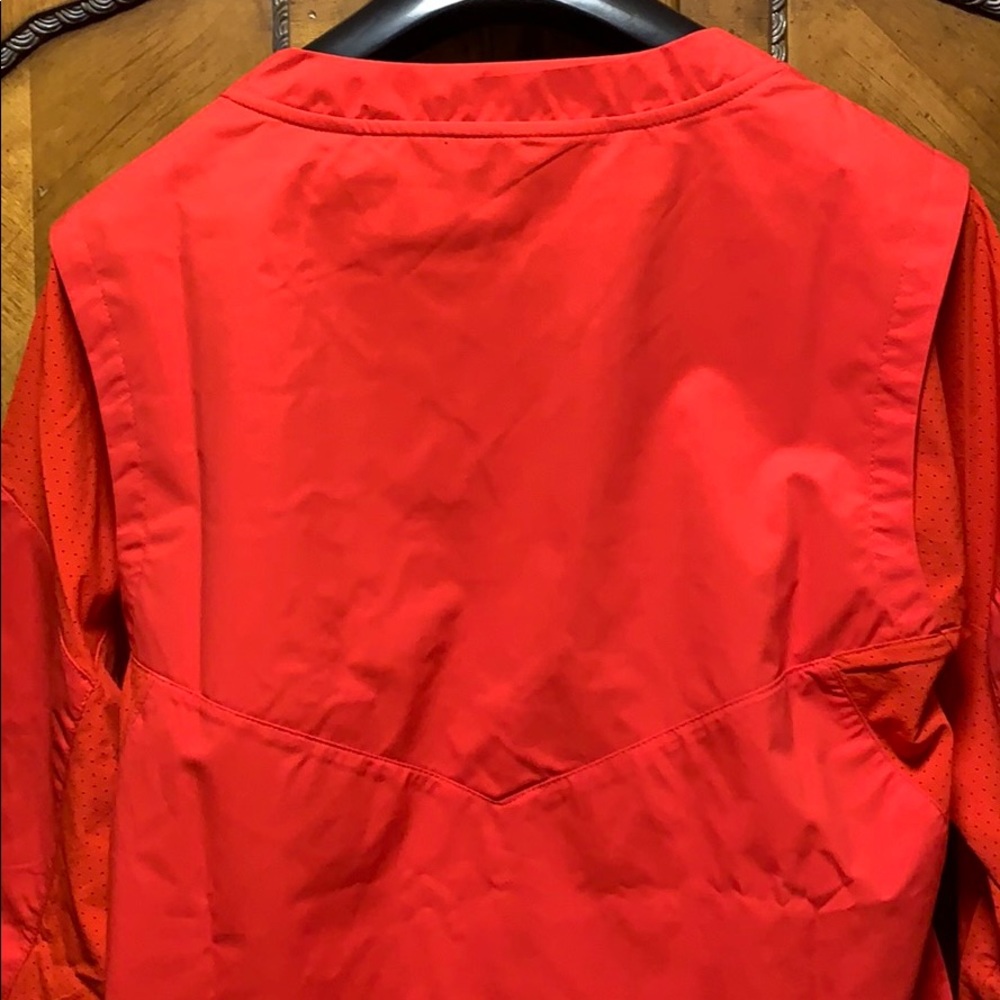 Nike really cool V Neck sportswear super unique! - Picture 8 of 8
